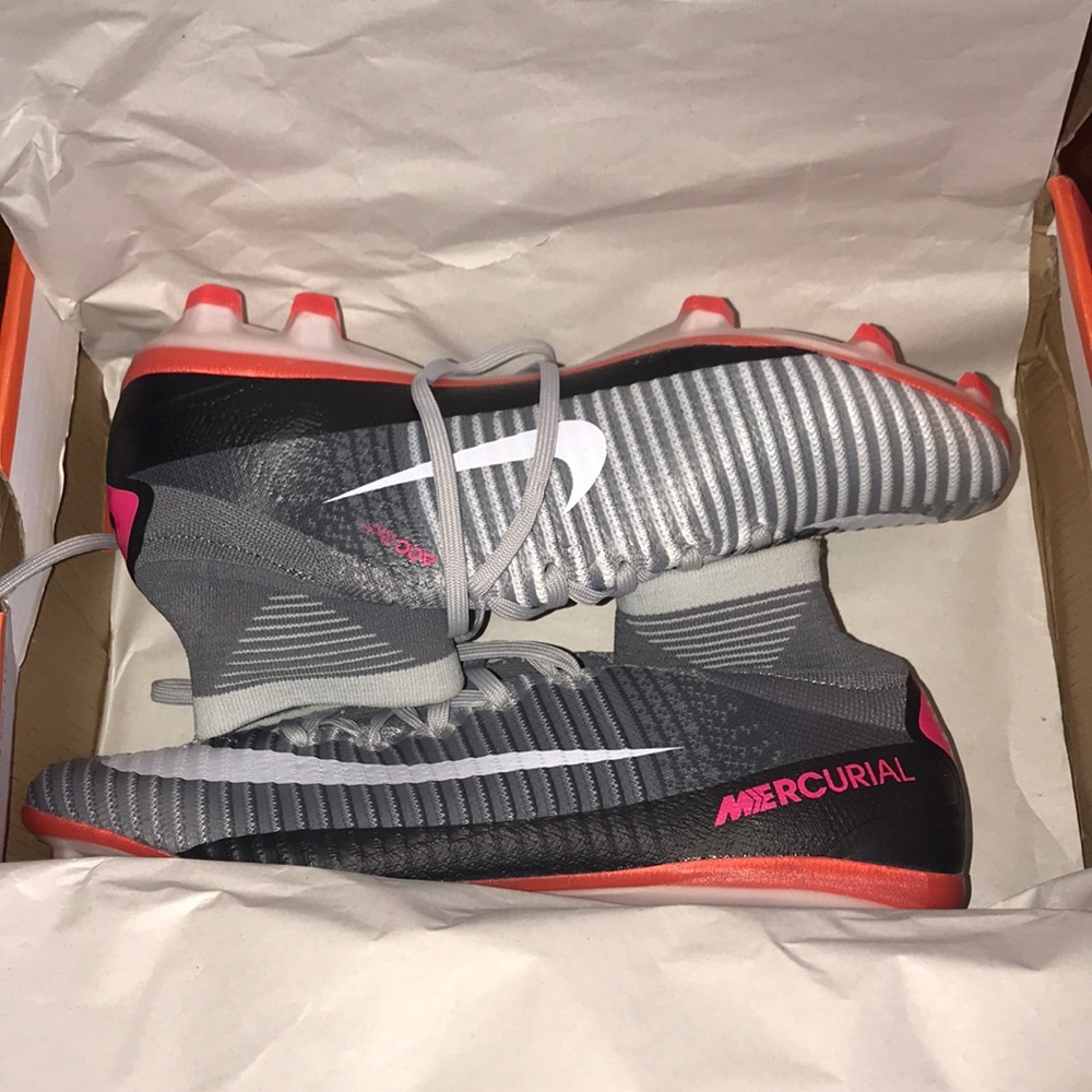 BRAND NEW Exclusive edition Nike soccer cleats